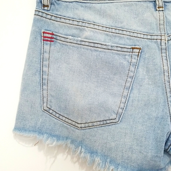 BDG Essential Mid Rise distressed jean shorts - Picture 6 of 8